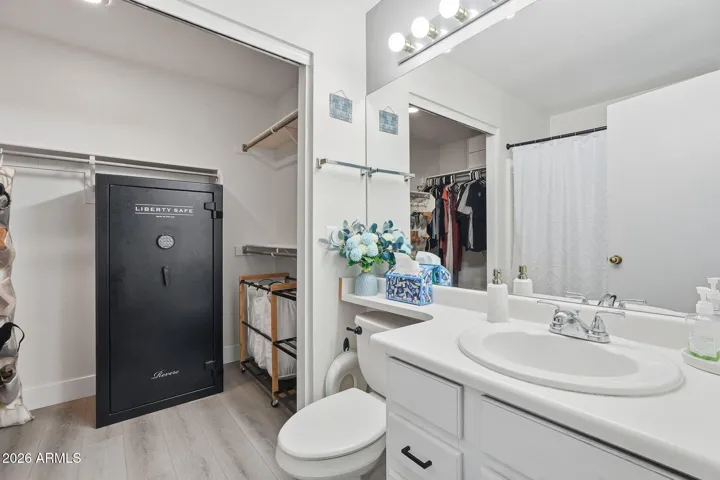 Walk in closet