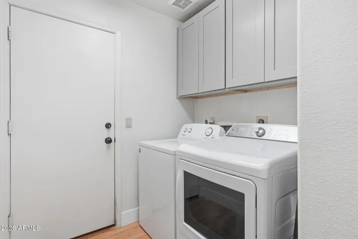 Laundry - washer and dryer convey