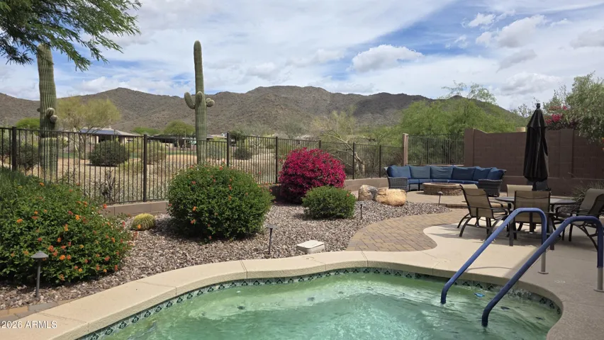 Amazing golf and mountain views in the backyard