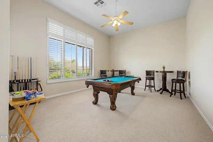 Bonus room (LR or rec room)