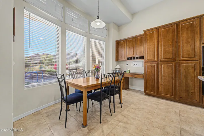 Eat-in kitchen nook