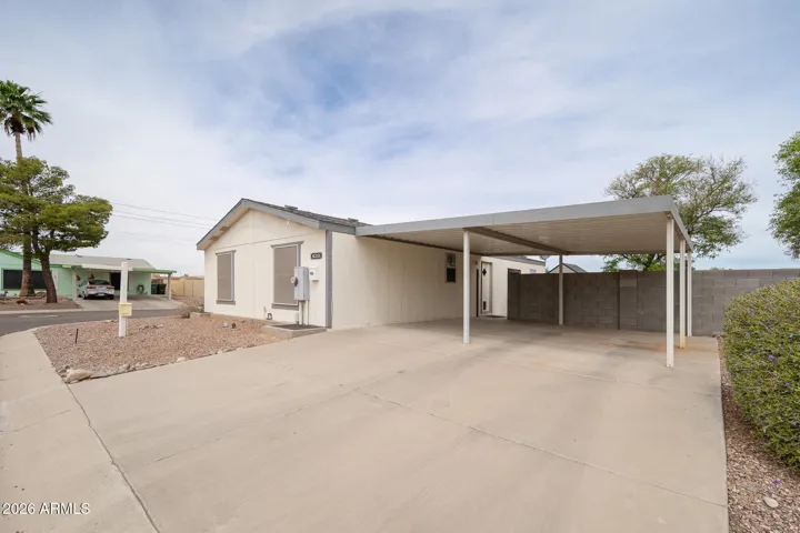SHADY DOUBLE CARPORT.