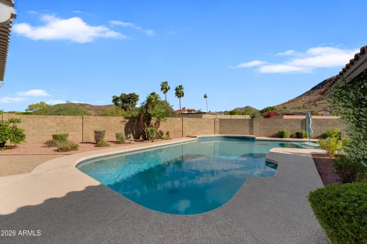Diving pool