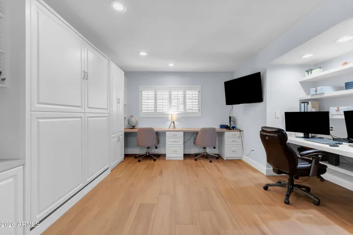 Bedroom 2 - Murphy bed/office/den