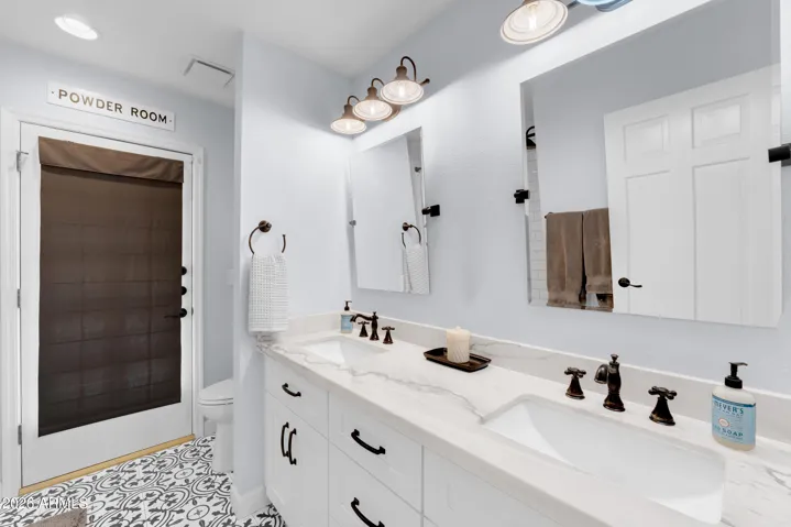 Hall/Guest Bath