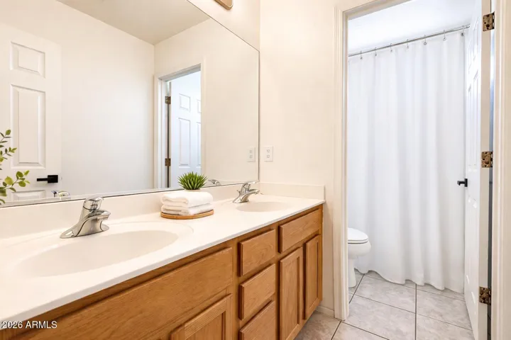 Upstairs full bath