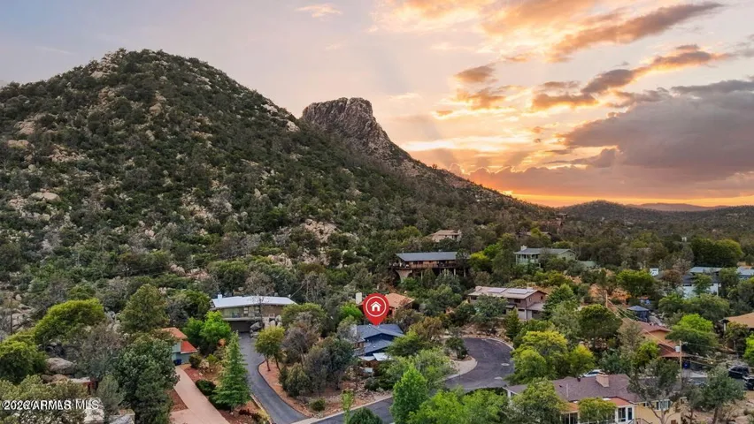 Located within 1 mile of the Thumb Butte trail.