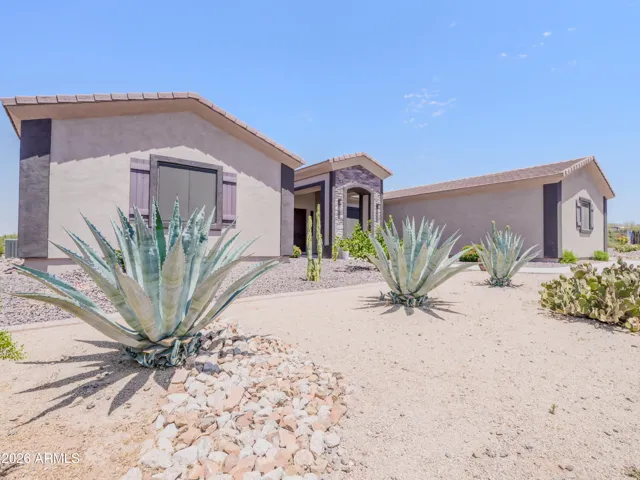 Gorgeous desert acreage property