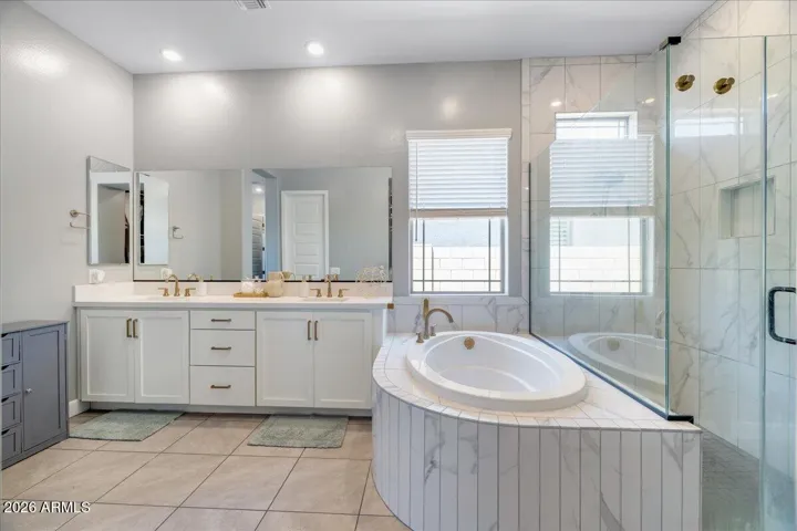 Primary bath