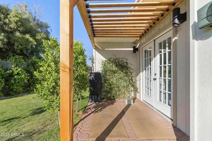 Guest house private back patio