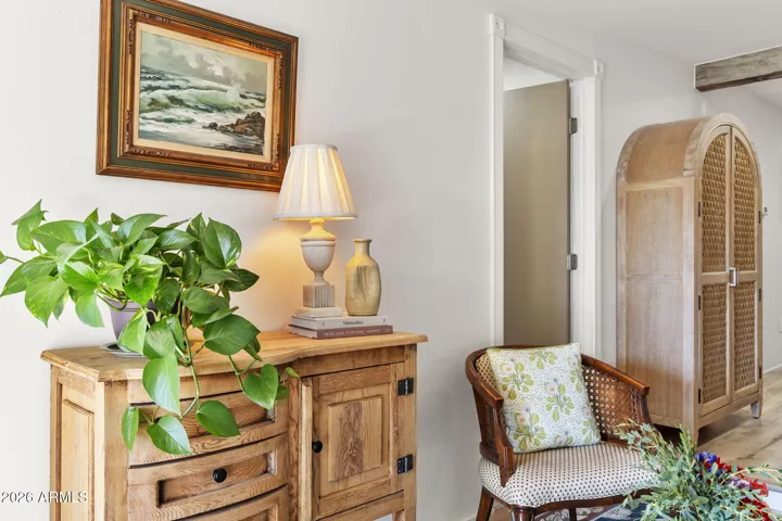 Guest sitting room