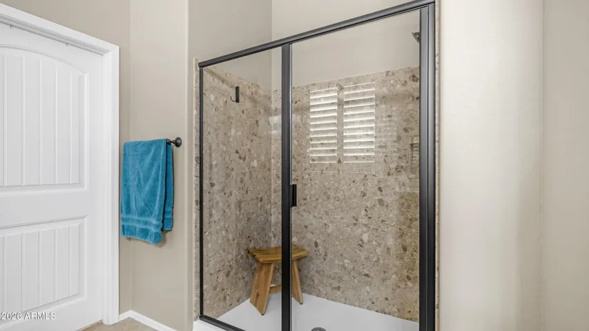 Large Shower w/ Glass Enclosure