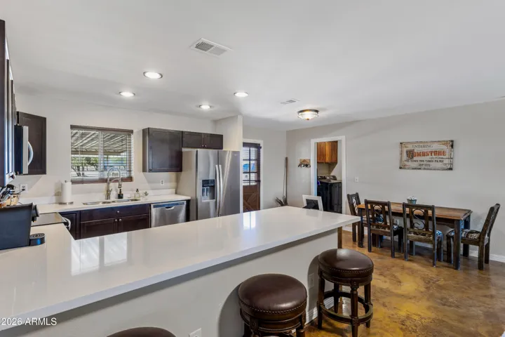Eat in Kitchen and Breakfast Bar