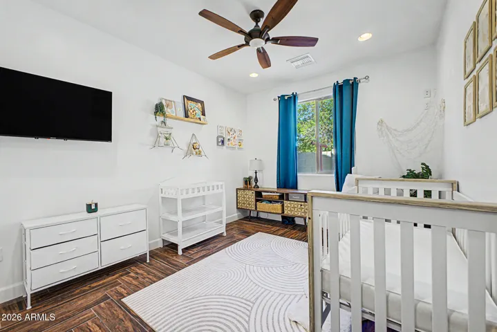 Secondary bedroom