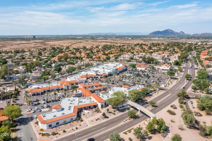 Restaurants, Gym, Nails, Coffee, Walgreens, Gas, and so much more - right across the street!