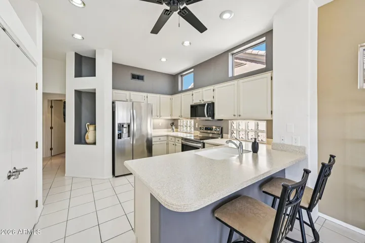 The kitchen and breakfast bar