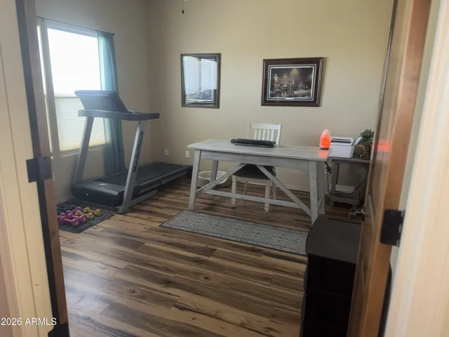 Bedroom/ office