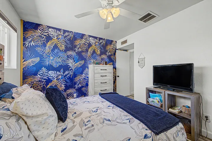 Secondary room