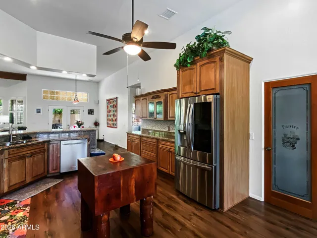 Butcher block does not convey