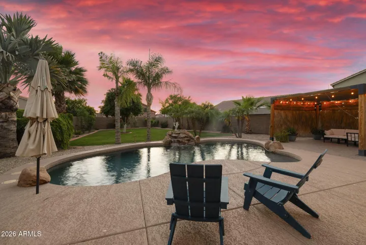 Backyard / pool