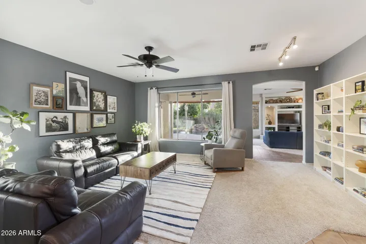 Living room / Formal Dining