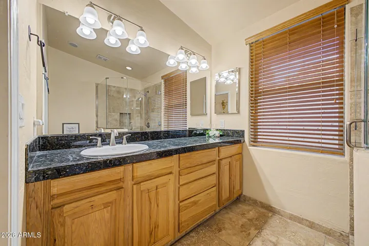 Casita bathroom