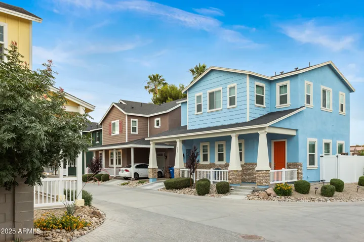 Photo courtesy of a similar community representing similar features and finishes.
