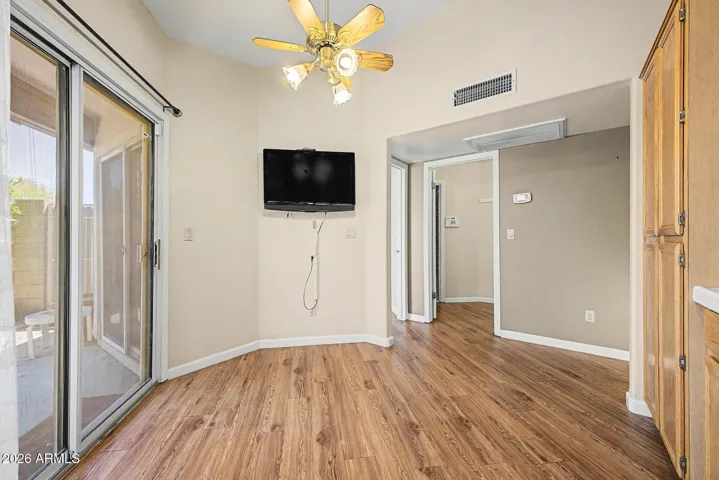 breakfast room