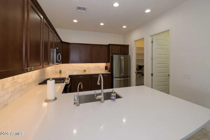 Kitchen with quartz counters