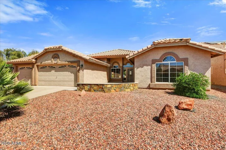 Recently renovated Camelback model with 3 car garage!