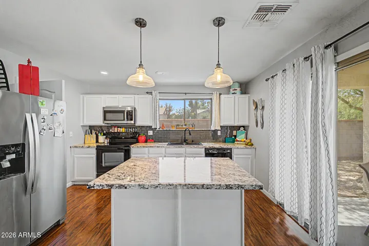 Kitchen/Refrigerator Included