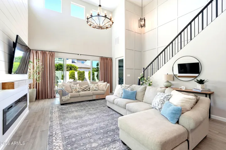 20 FOOT CEILINGS IN THIS SUN-FILLED GREAT ROOM