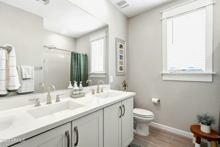 UPSTAIRS BATHROOM WITH VIEWS