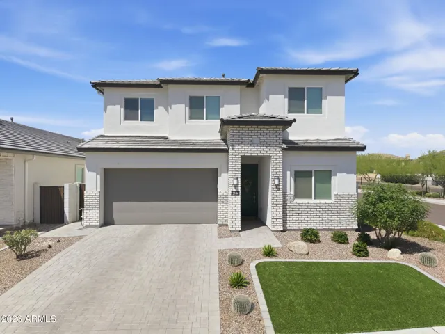 APPEALING AND CHARMING MODERN HOME!