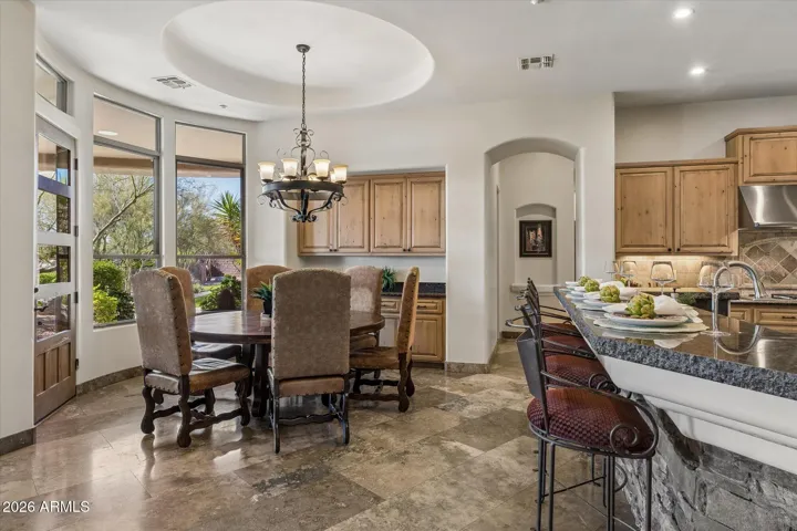 Breakfast area with built-in buffet space
