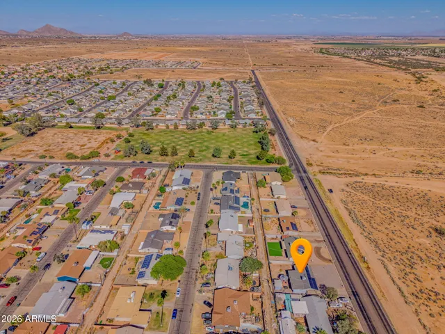 Closely located to access to I-10!!