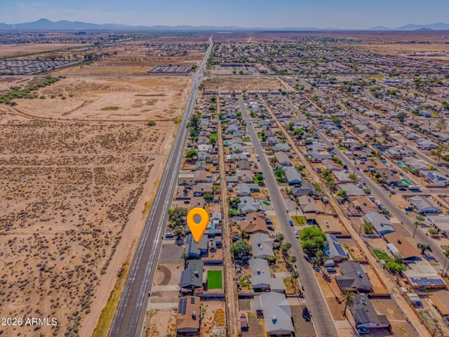 Great location close to shopping!