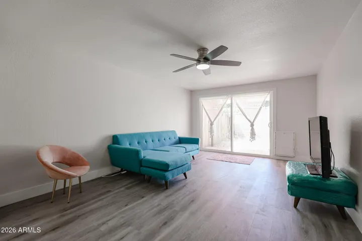 **Ultimate environment, neutral paint colors and contemporary canvas**