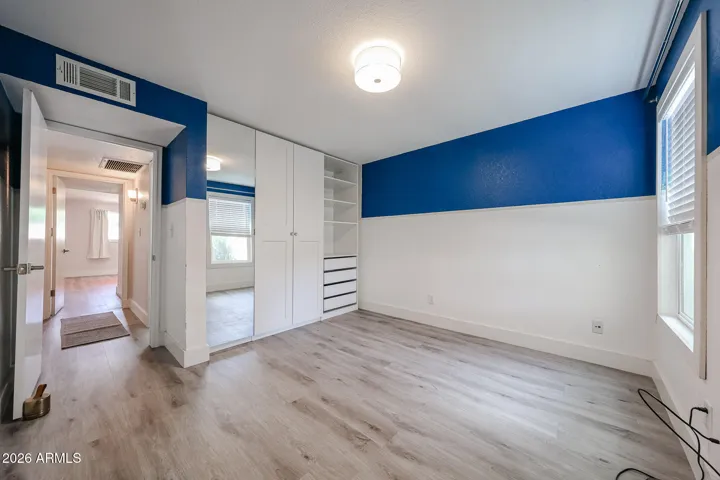 **Secondary Suite highly space-optimized closet's ***