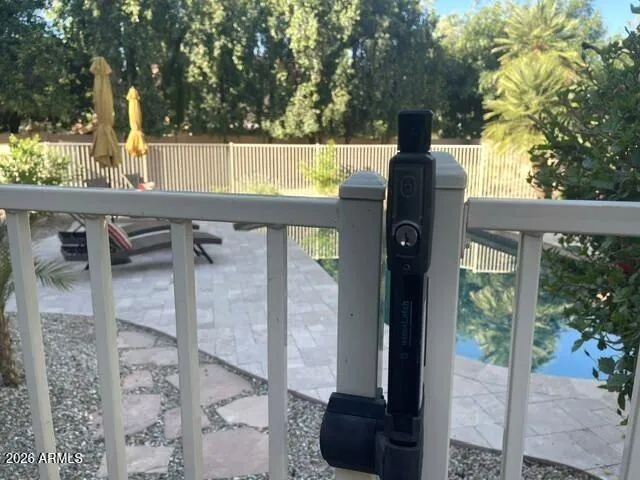 Locking Style Pool Gate