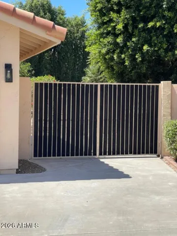 R.V. Gate