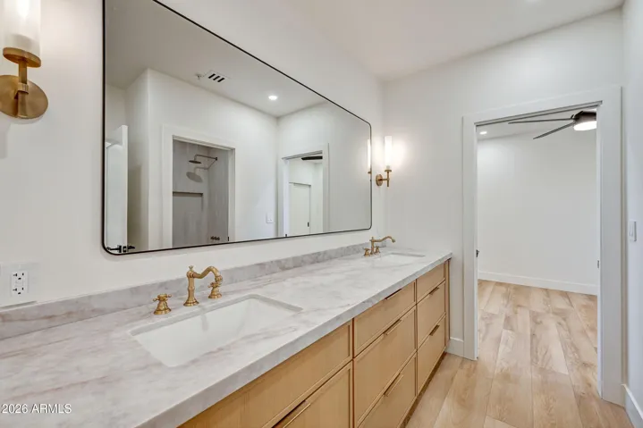 Jack and Jill Large Custom Mirror and Vanity Bedroom 4 Enrance