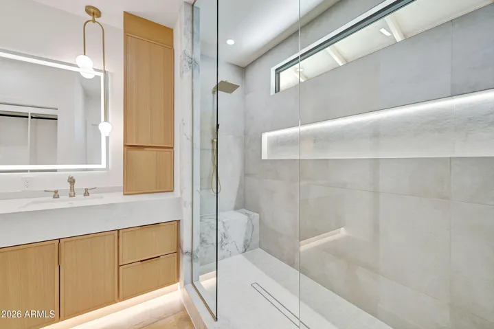 Master Bedroom Shower with Light Feature