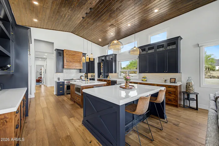 Stunning NEW kitchen with Wolf and Sub-Zero appliances