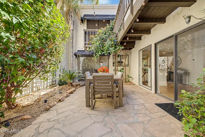Outdoor Uncovered Courtyard Patio