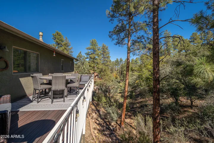 Upper balcony - plumbed gas for BBQ, etc