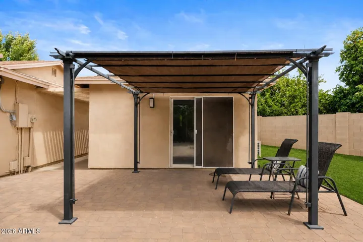 Detached Guest Quarter/ Office