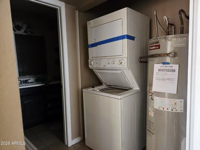 Stacked washer/dryer