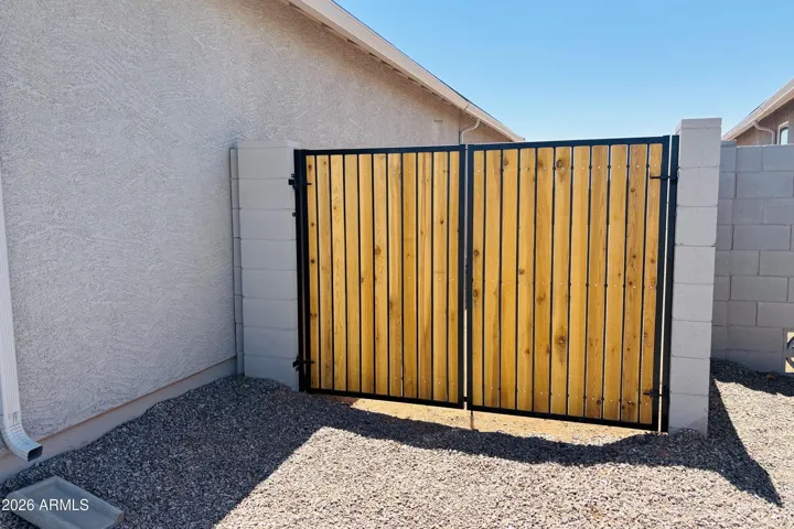 Double Side Gate!