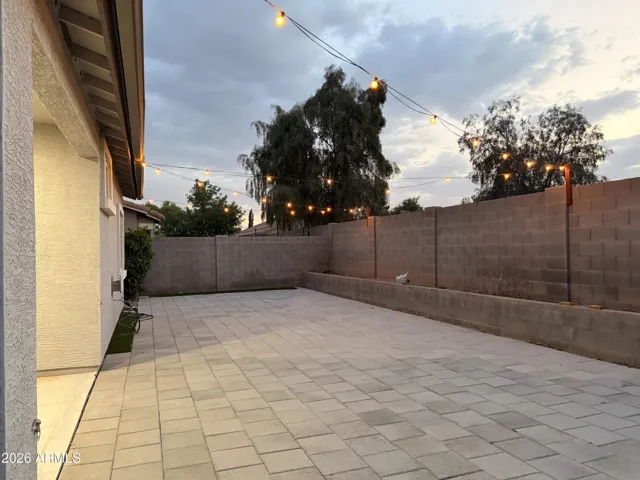 Clean, manicured, easy to maintain backyard.